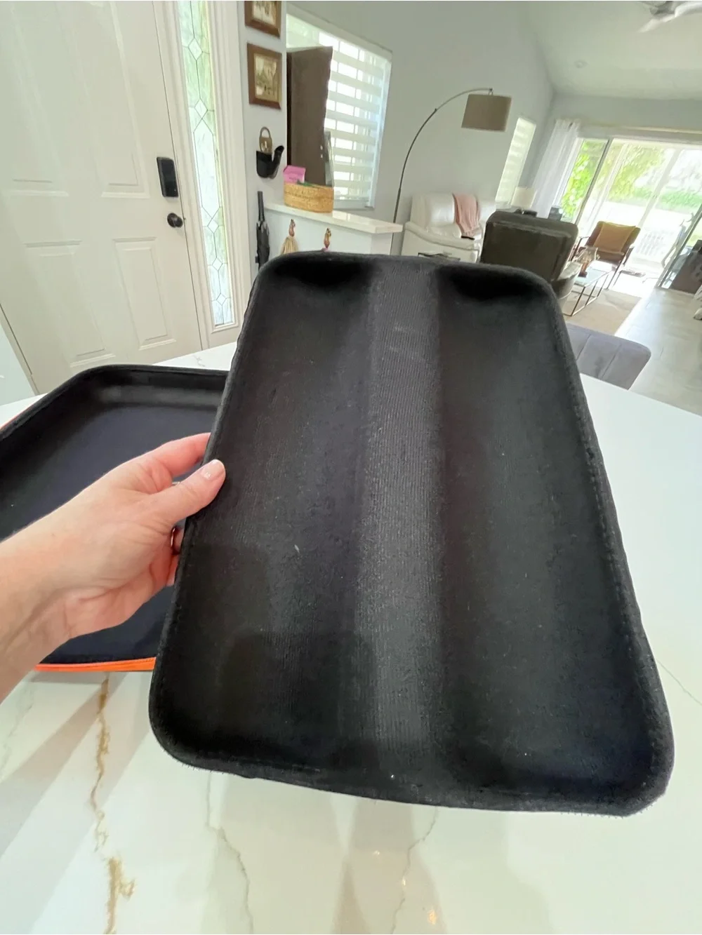 Hard side travel case with inside padding dividers to transport wine or bottles